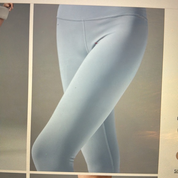 Alo Yoga Airlift Seashell blue - Picture 2 of 9